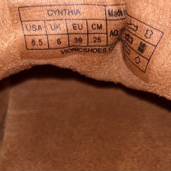 Vionic Black Leather Loafers with Chain Detail , Size 8.5 - Picture 9 of 9